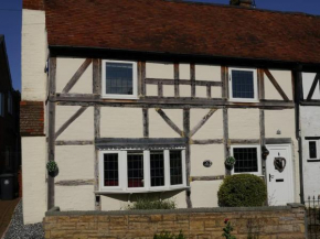 Lilac Cottage -Sleeps 8 -HOT TUB
